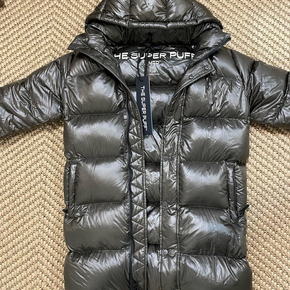 Aritzia Super Puff Mid